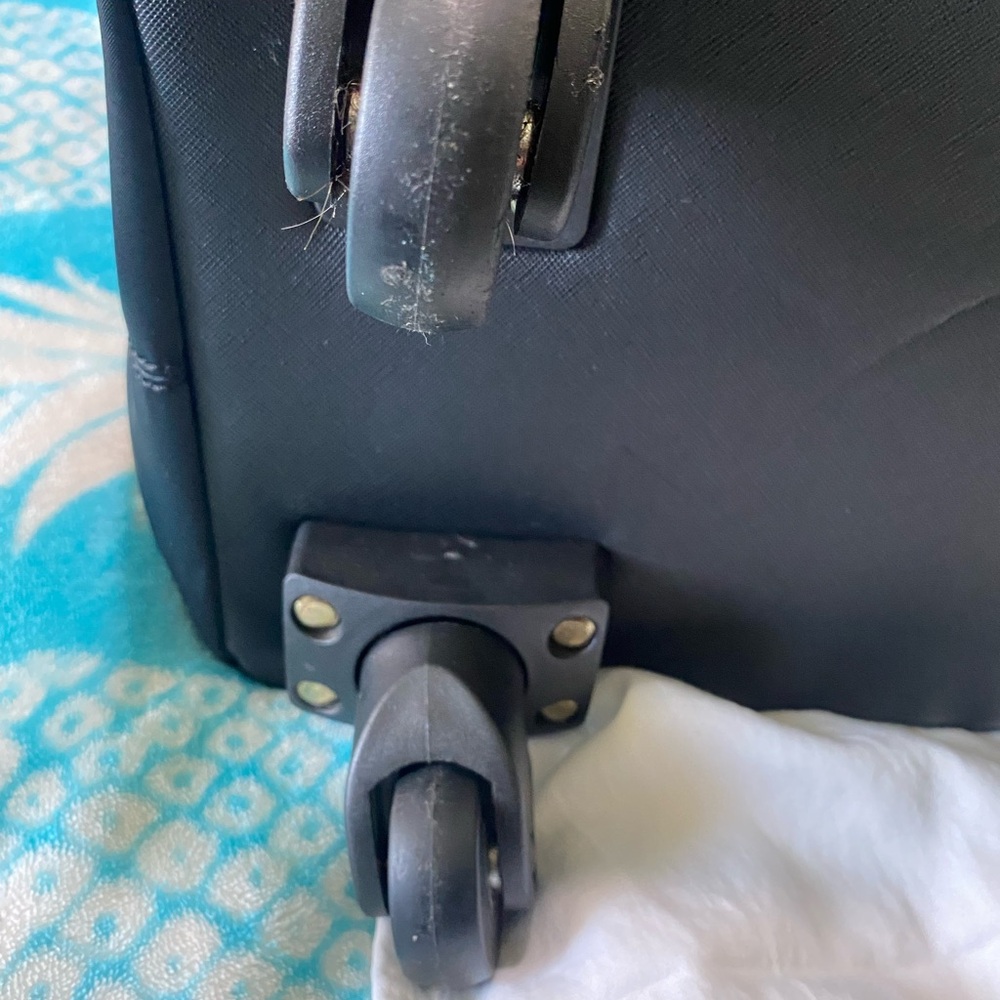 Simply Noelle Carry On Rolling Black and Gold Bag w/LapTop Compartment - Picture 11 of 11